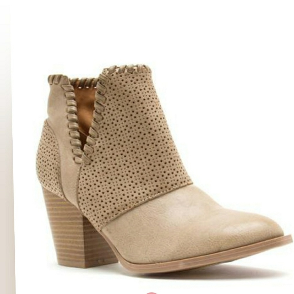 Last 5.5,6 Chunky Heeled Booties 🚨PRICE FIRM🚨 - Picture 4 of 6